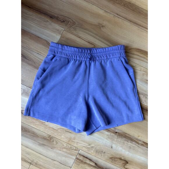 Lululemon Softstreme High-Rise Short 4” Dark Lavender Size 4 Discontinued Color - Picture 1 of 3